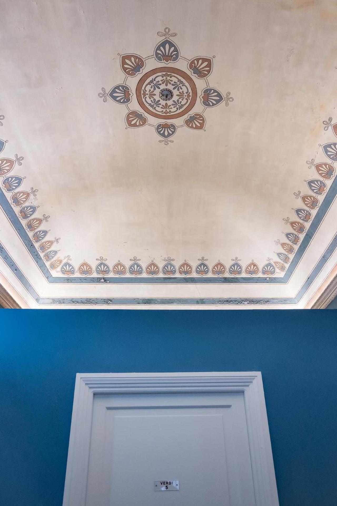 Casa Mo Room And Suite Palermo Exterior photo